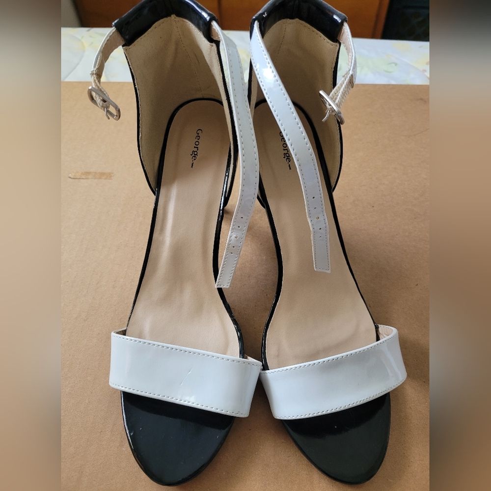 2/$40 George Black and White Heels Minimalist Design
